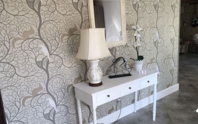 Moulin du Fontcourt Riverside Apartment