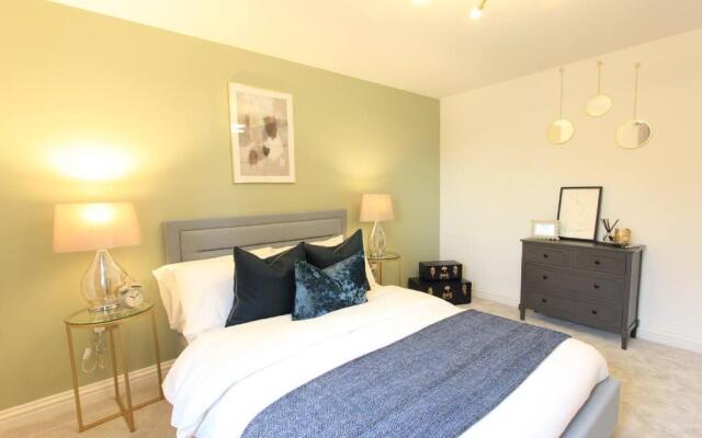 Cabot Mews Apartment 2