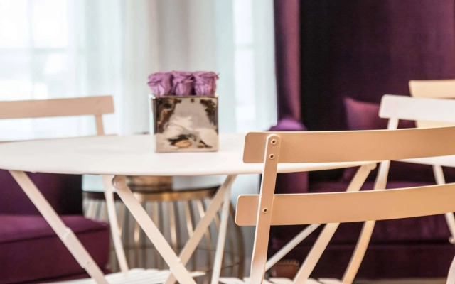 The L Hotel