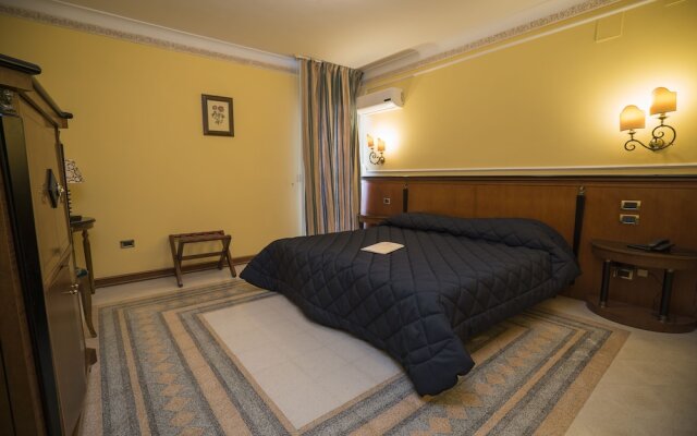 Hotel Capital