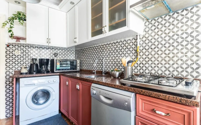 Unique Flat w Balcony 5 min to Istiklal Street