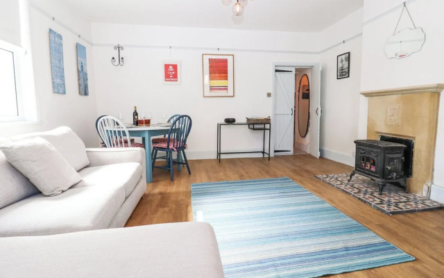 Goldhurst Apartment