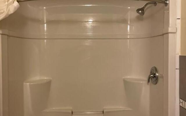 Scottish Inn Near the Falls and Casino