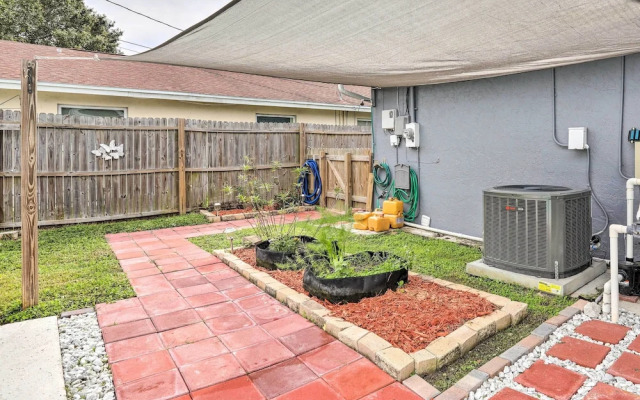 Sun-kissed Largo Escape: Private Pool & Patio