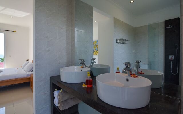 Villa Lovina Beach 2