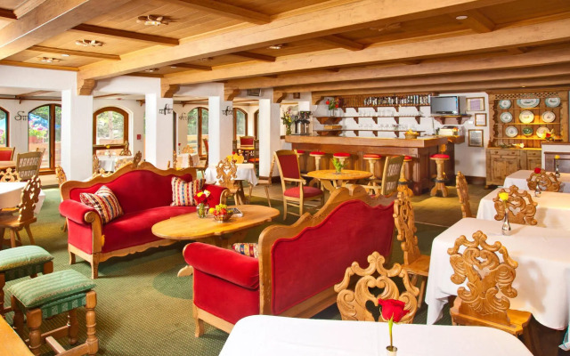 Plaza Lodge by Destination