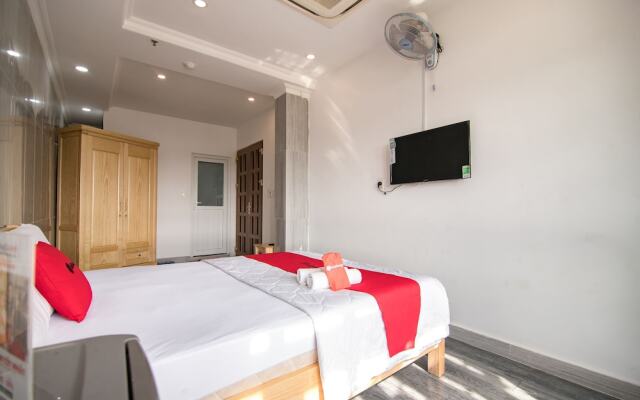 Reddoorz near Tan Son Nhat Golf 2