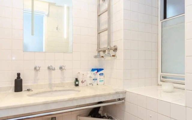 Peaceful 2 Bedroom Apartment in Central London