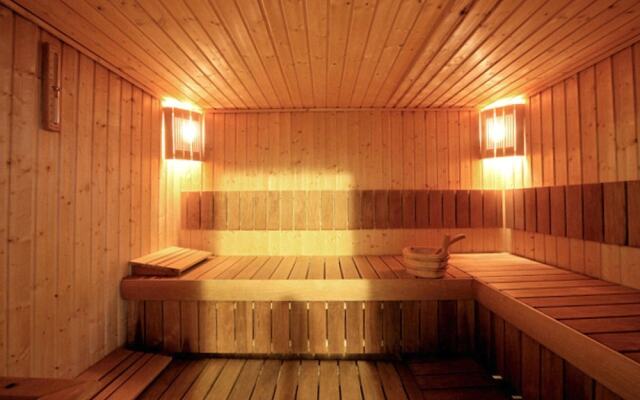 Lake Garda, Beautiful Residence Features Many Facilities