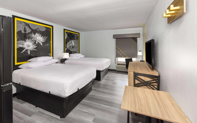 Super 8 by Wyndham Alexandria LA