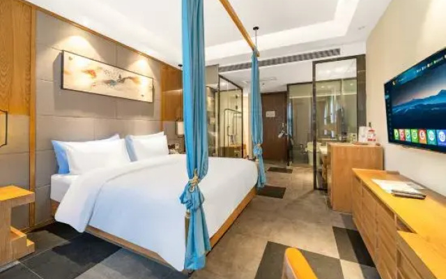 Moshe Hotel (Zhengzhou East Railway Station Mixc Store)