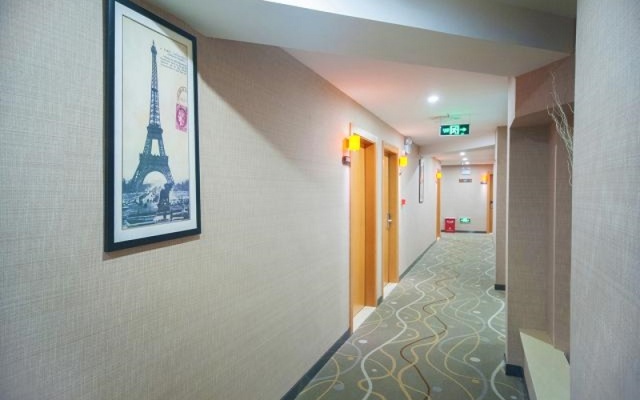7 Days Premium Chongqing Nanping Convention Center Gongmao Subway Station Branch – Hotel Rooms – Chongqing