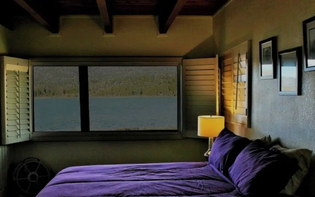 Modern Lakefront Combo