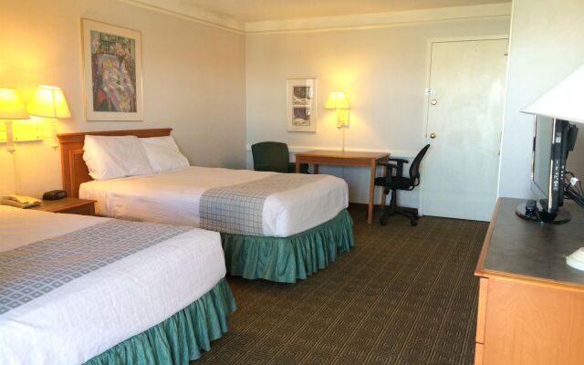 Hemp Hotel a Travelodge by Wyndham Oklahoma City South