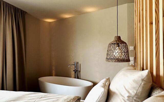 4 Monkeys Apartments