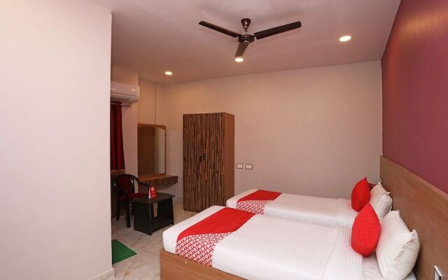 OYO 28645 Nirmalya Plaza