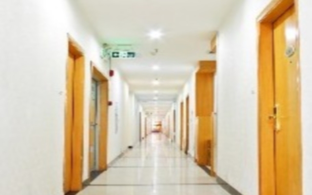 Gangfeng Business Hotel