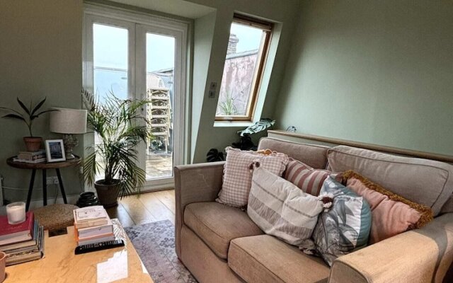 Charming 3BD Flat by the River Thames - Fulham!