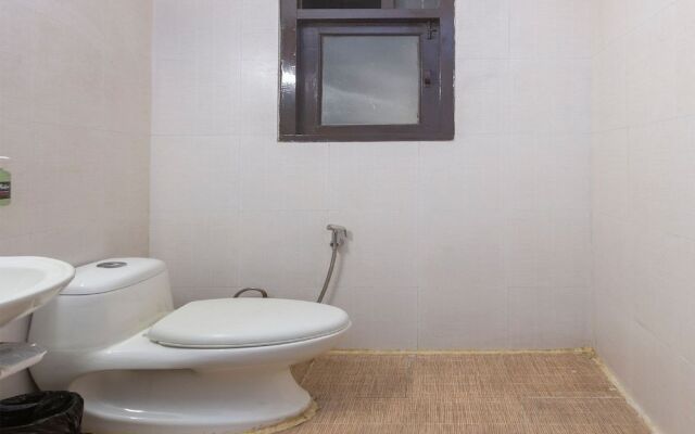 Collection O 16365 Delight Inn Near