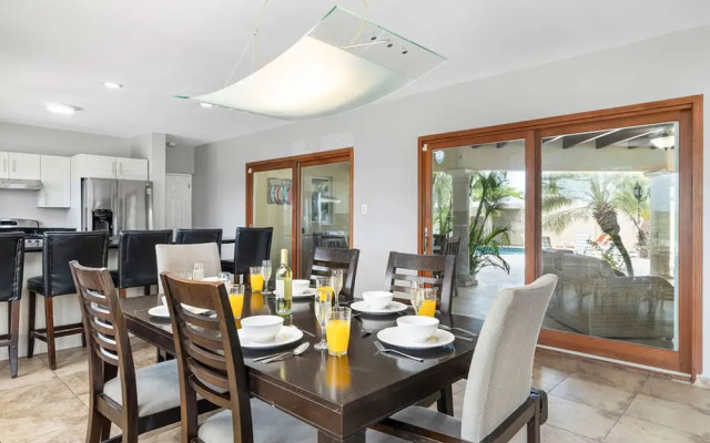 Amazing 4br4ba Villa w Pool Birdsanctuary Views
