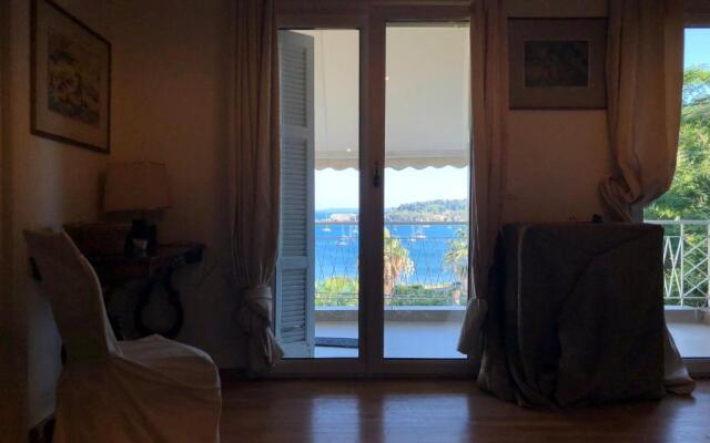 Classy lux apt w/ sea view, garden, parking