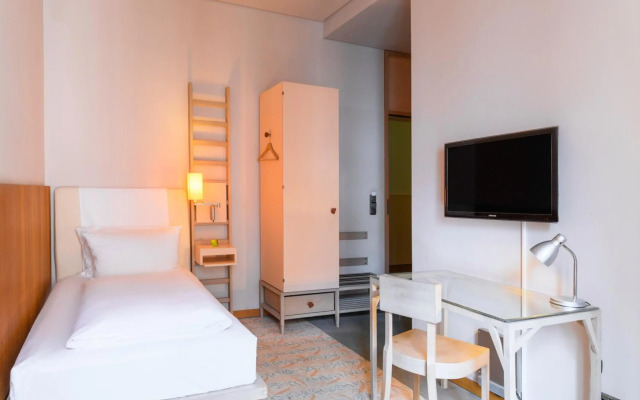 Hotel Bleibtreu Berlin by Golden Tulip