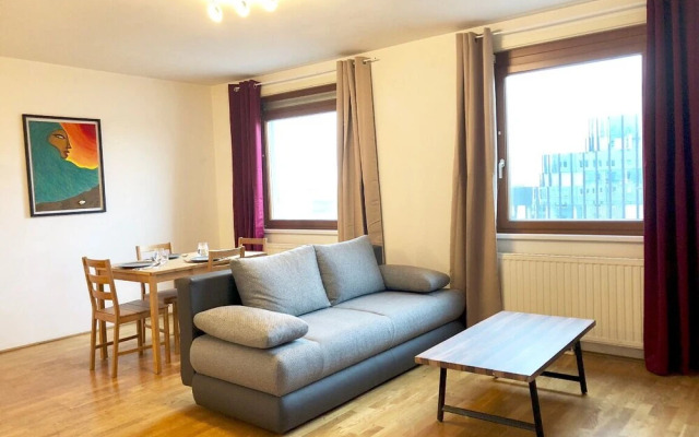 Flair of the City 2 minutes to metro