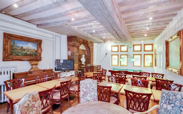 Brit Hotel Les Comtes de Champagne Centre Historique