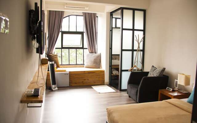 Roomies Boutique Bed & Breakfast - Hostel