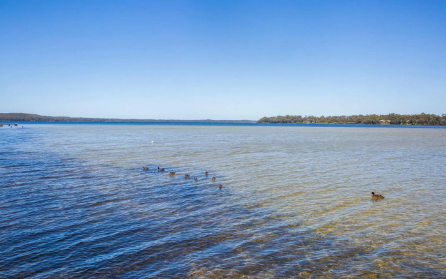 Bayview - Absolute Waterfront with Jetty - 5 Mins to Hyams Beach