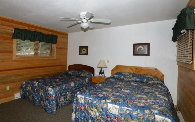 Western Riviera Lakeside Lodging