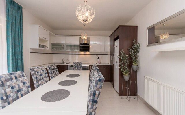 Magnificent Villa Mande With Pool, Vrana Lake