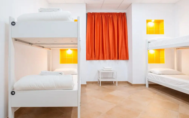 Benarrabá Hostel