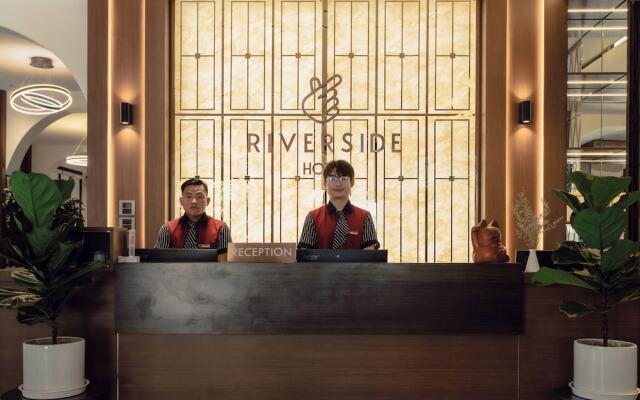 Riverside Hotel