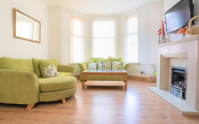Charming 4-bed, Pet Friendly House in Liverpool