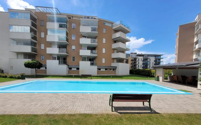 Solar Golden Beach Apartments