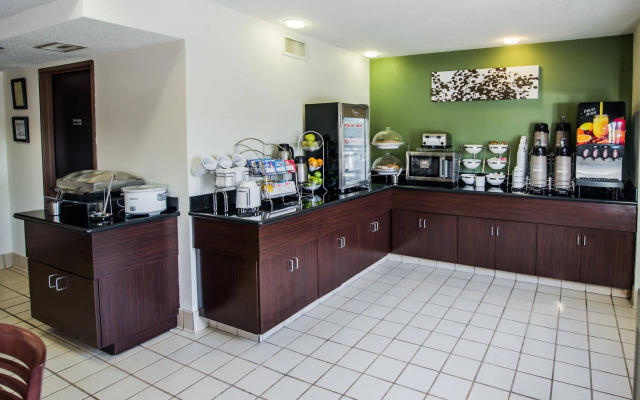 Sleep Inn & Suites