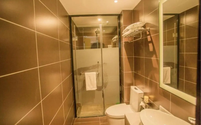 Pai Hotel Guiyang North Railway Station