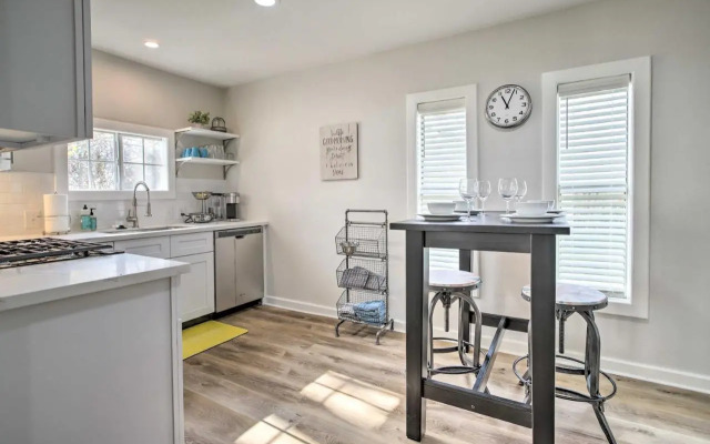 Pet-friendly Cottage, 3 Blocks to Main St!