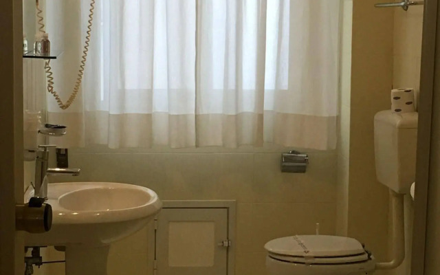 Smart Hotel Gallery House