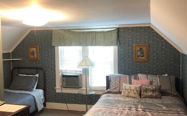 Reynolds House Inn & Motel