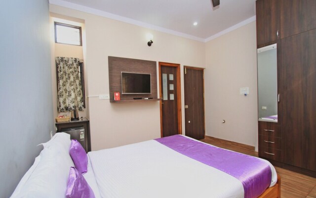 OYO 10451 Resside Apartment