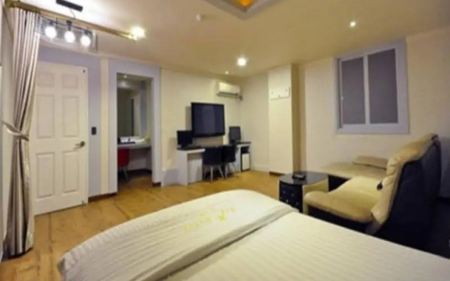 Top Motel