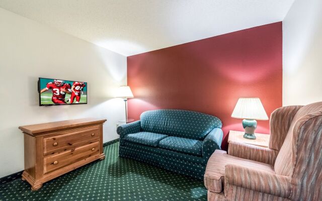 Red Roof Inn & Suites Knoxville East