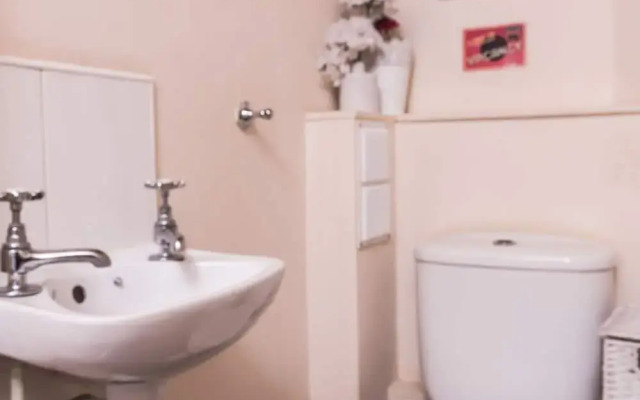 Enticing Apartment in Edinburgh near City Center