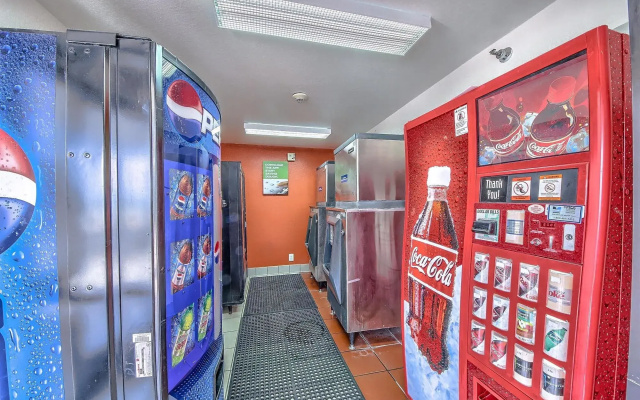 Motel 6 San Antonio, TX - Fiesta