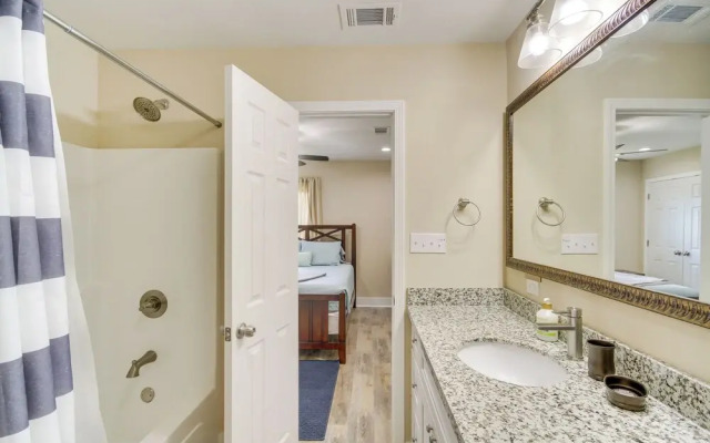 D'iberville Delight ~ 2 Mi From Beach & Casinos!