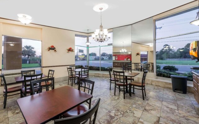 OYO Hotel Lake Charles LA I-10