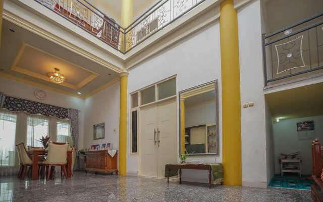 RedDoorz Syariah near Museum Lambung Mangkurat 2