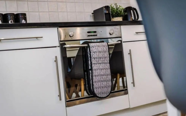 Charming 2 bedroom in Central Lpl - parking included!
